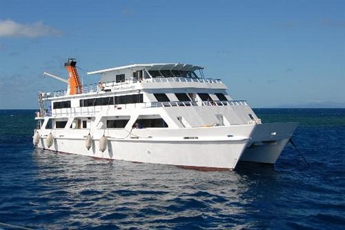 Reef Encounter Hotel Cairns Exterior photo